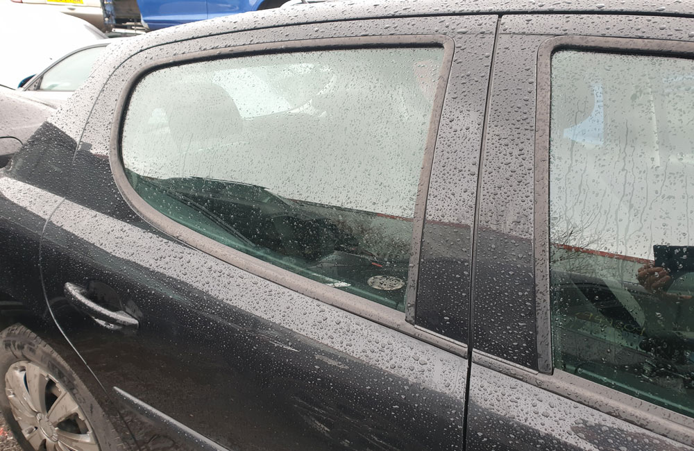Peugeot 207 S Door window glass driver side rear
